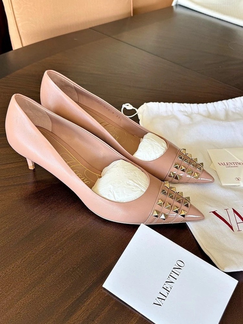 Valentino Garavani Rockstud Heels Pink